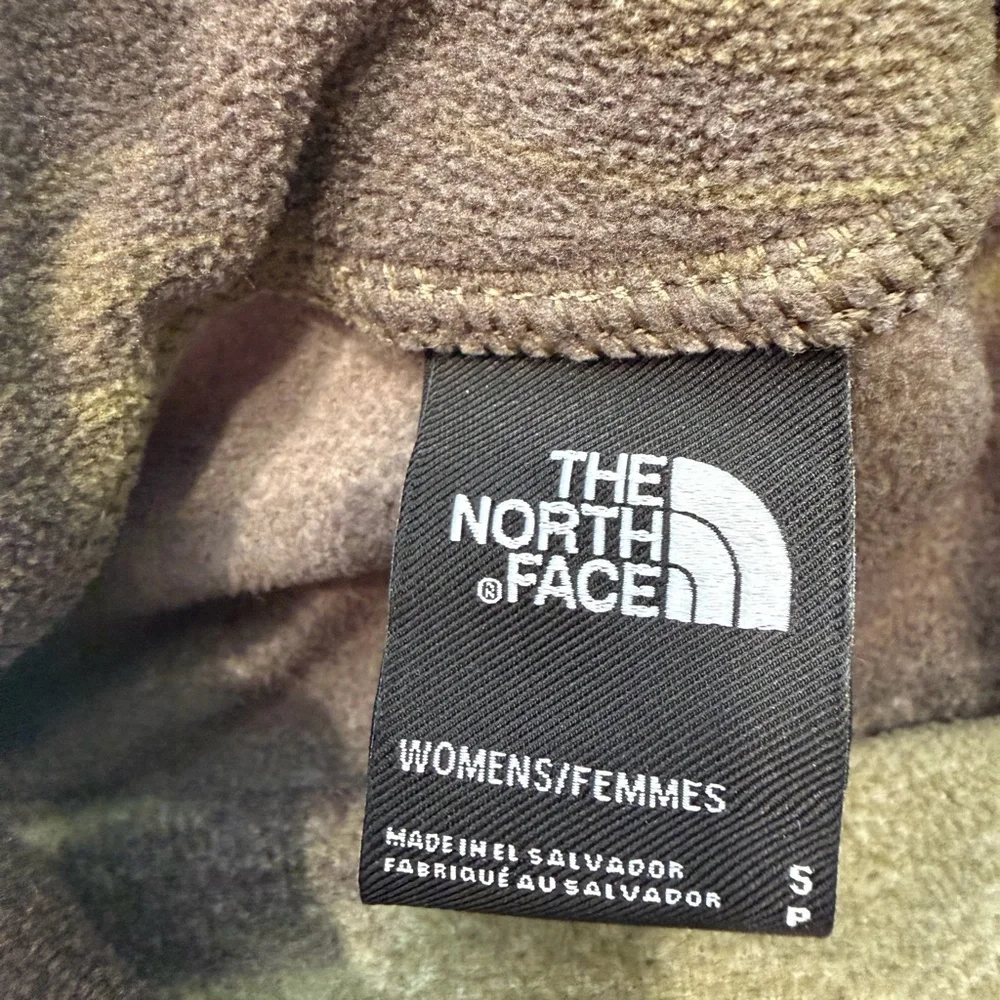 The North Face women’s pullover